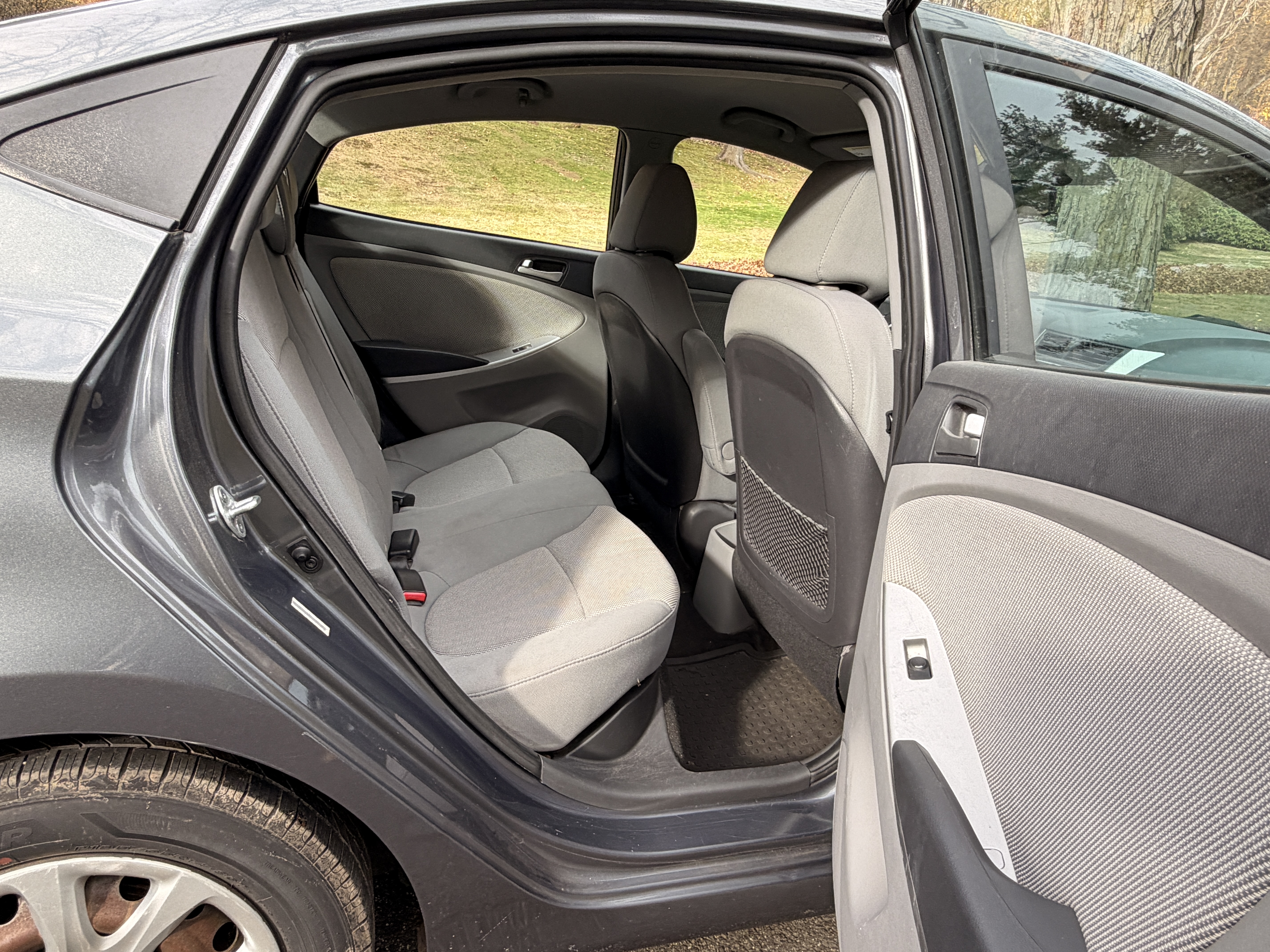 2013 Hyundai Accent GLS FWD - Clean, Maintained and Reliable 4D Sedan — photo 14